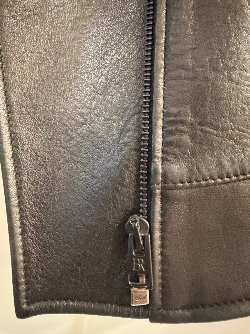 Cropped leather jacket - Picture 4 of 8